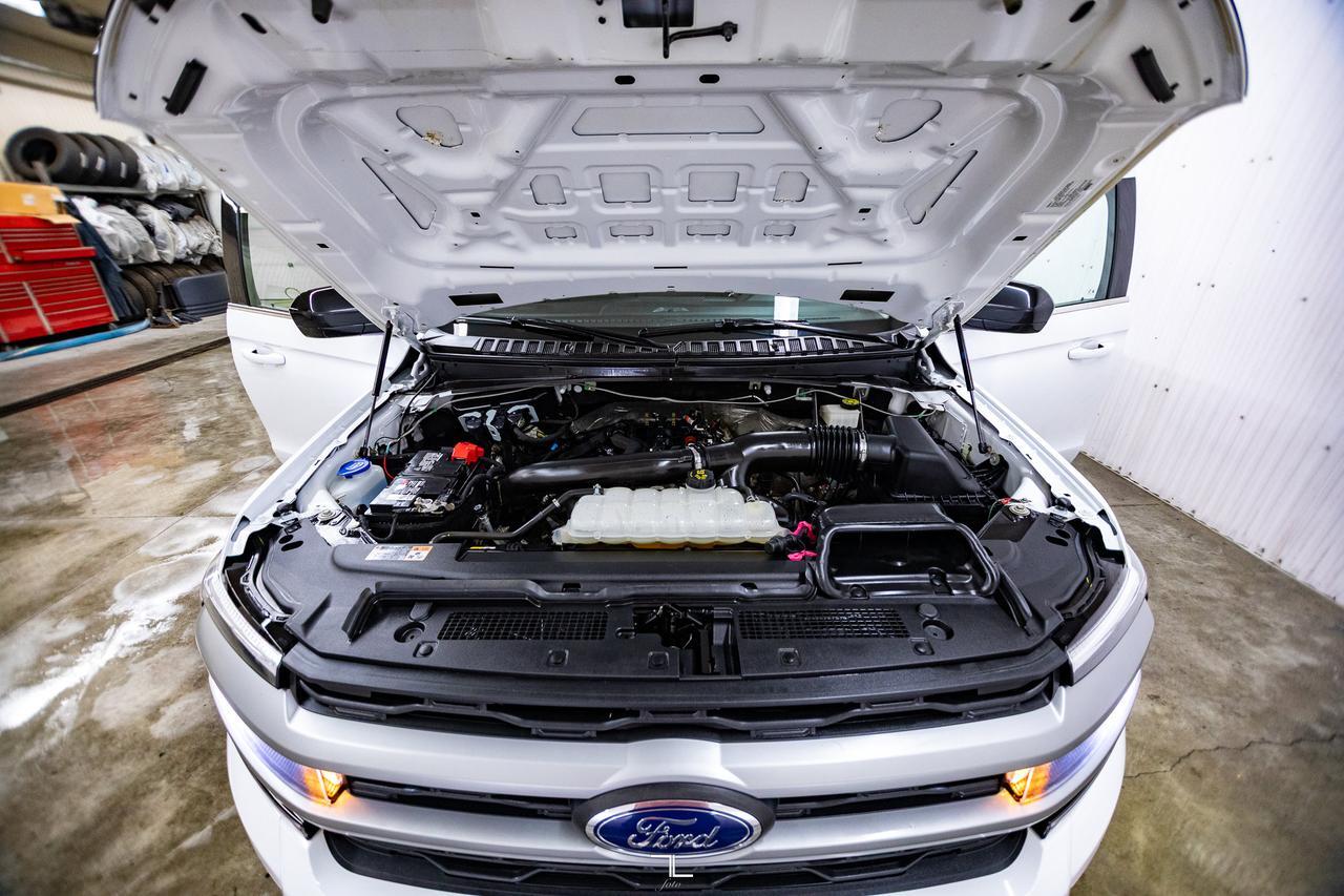 2024 Ford Expedition Max AWD SSV Nav BCam 3rd Row Red Deer AB