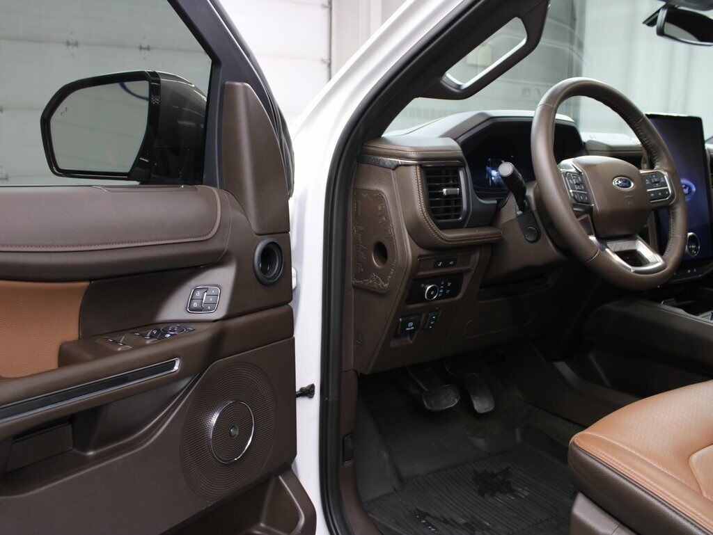 2024 Ford Expedition Max King Ranch 4WD 7 Passenger Fond du Lac WI