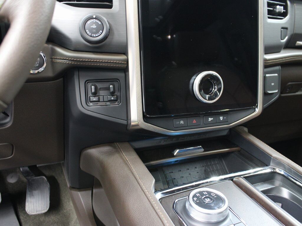 2024 Ford Expedition Max King Ranch 4WD 7 Passenger Fond du Lac WI