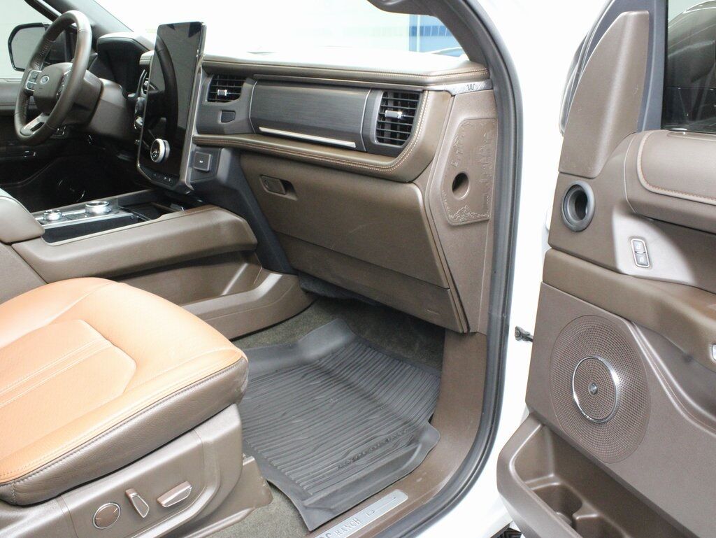 2024 Ford Expedition Max King Ranch 4WD 7 Passenger Fond du Lac WI