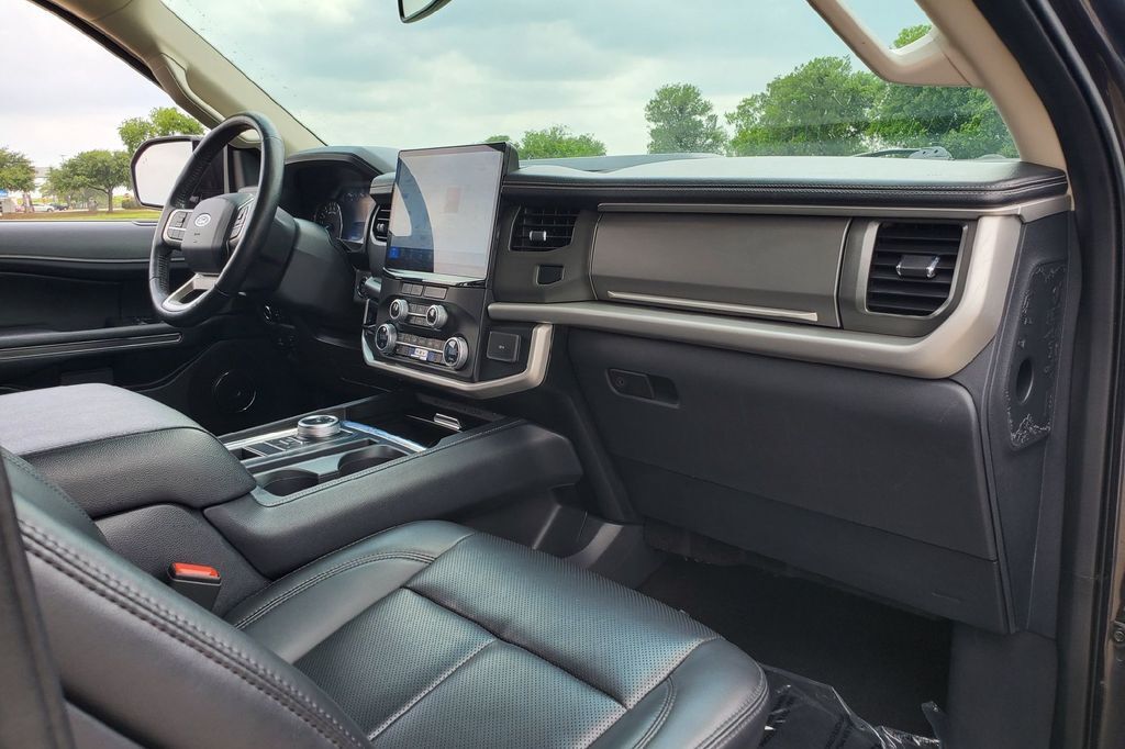 2024 Ford Expedition Max XLT Hondo TX