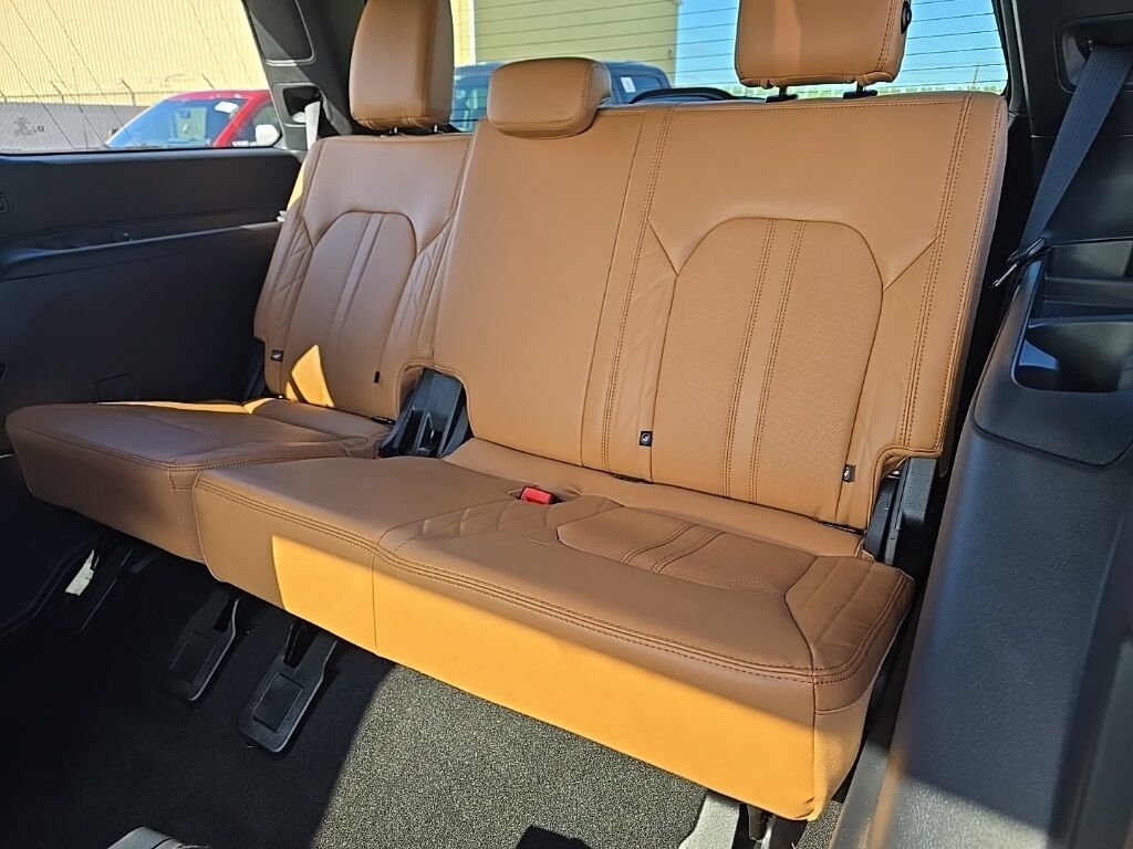 2024 Ford Expedition Platinum 4WD 7 Passenger Fond du Lac WI
