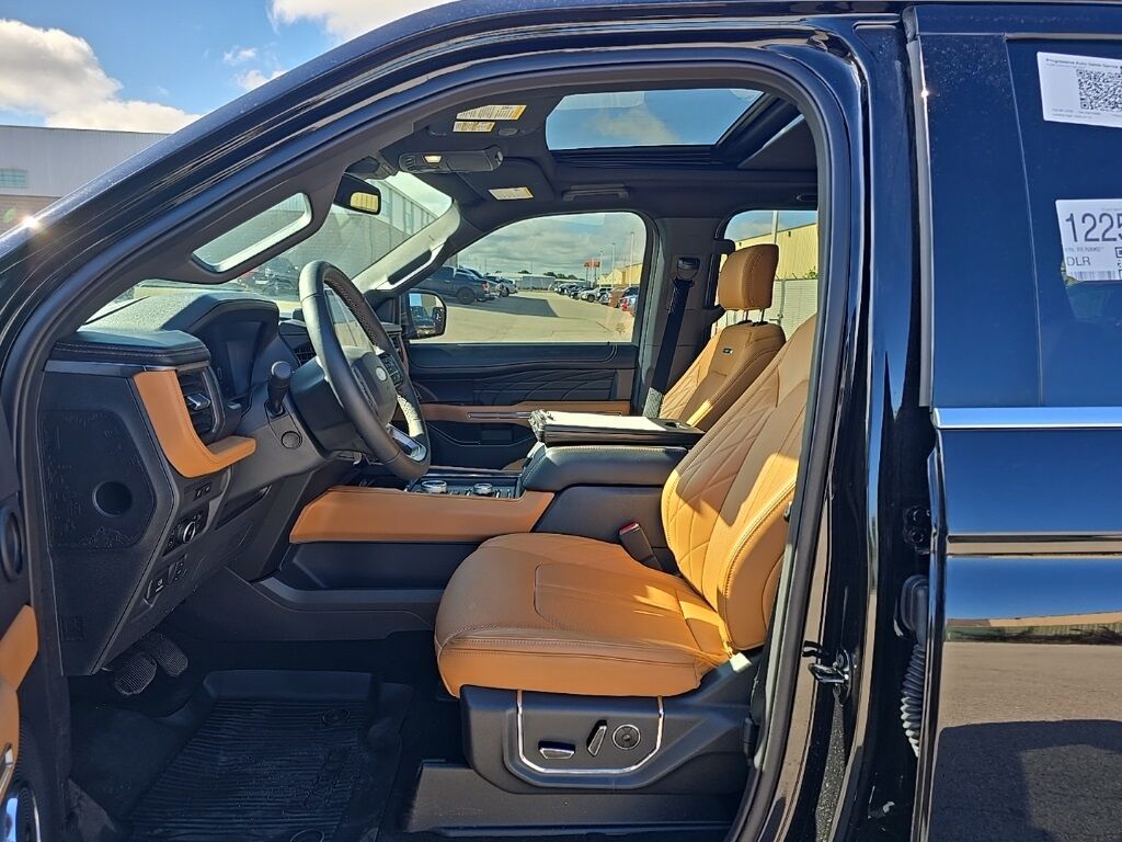 2024 Ford Expedition Platinum 4WD 7 Passenger Fond du Lac WI