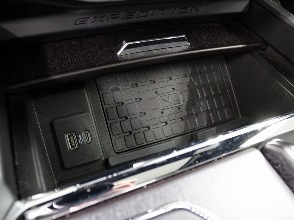 2024 Ford Expedition Platinum 4WD 7 Passenger Fond du Lac WI