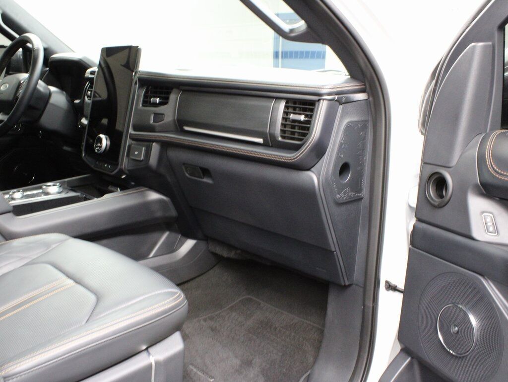 2024 Ford Expedition Platinum 4WD 7 Passenger Fond du Lac WI