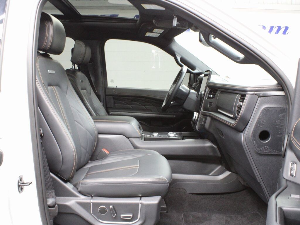 2024 Ford Expedition Platinum 4WD 7 Passenger Fond du Lac WI
