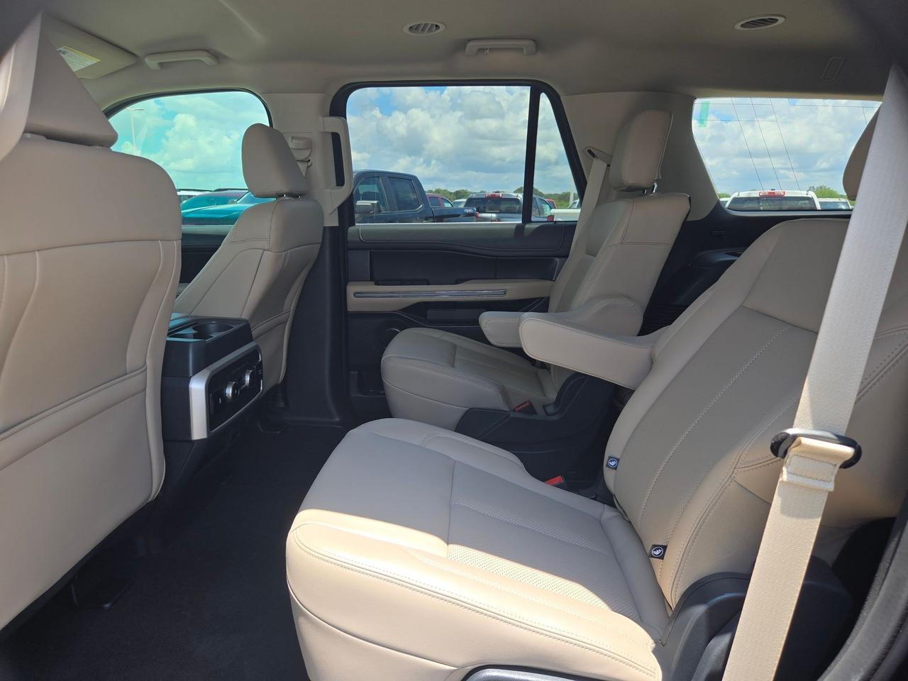2024 Ford Expedition XLT Castroville TX