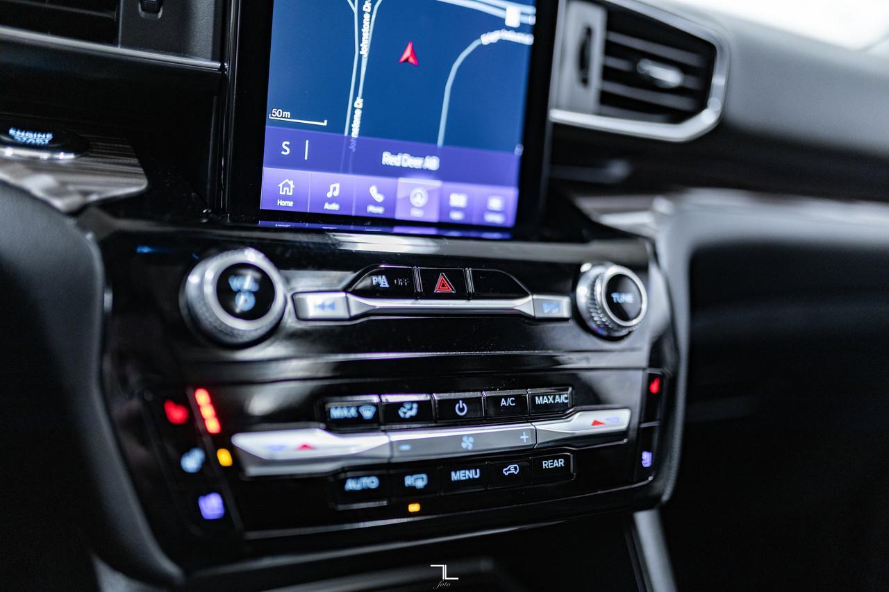 2024 Ford Explorer AWD Limited Leather Roof Nav BCam Red Deer AB