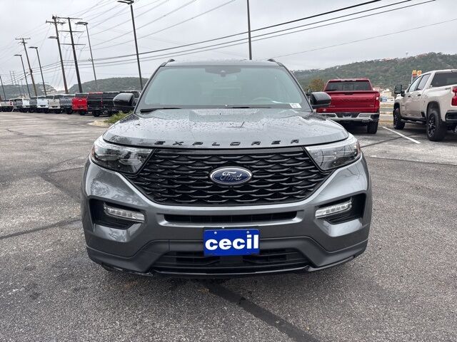 2024 Ford Explorer ST-Line