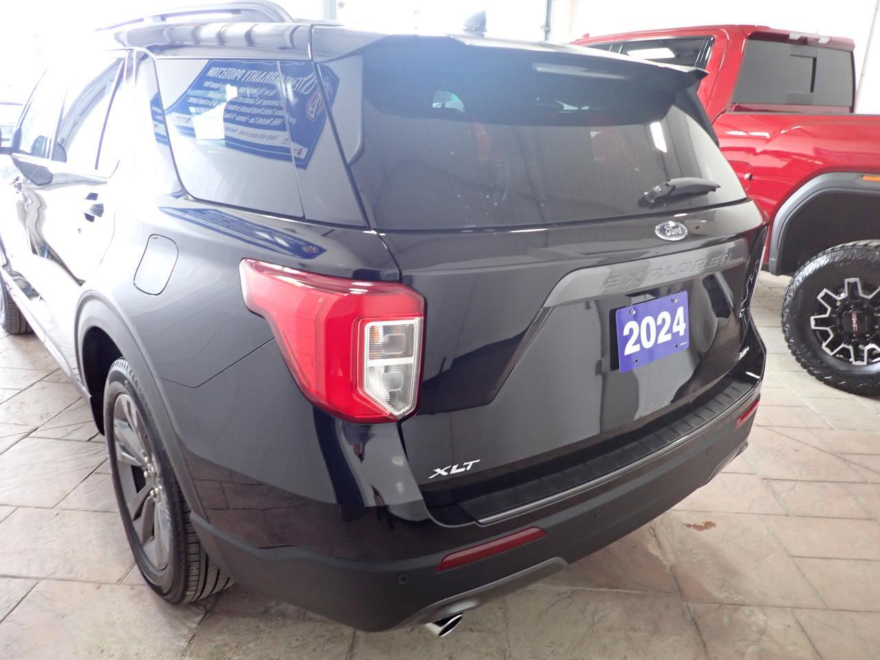 2024 Ford Explorer XLT 4WD LEATHER SUNROOF BUCKET SEATS Listowel ON