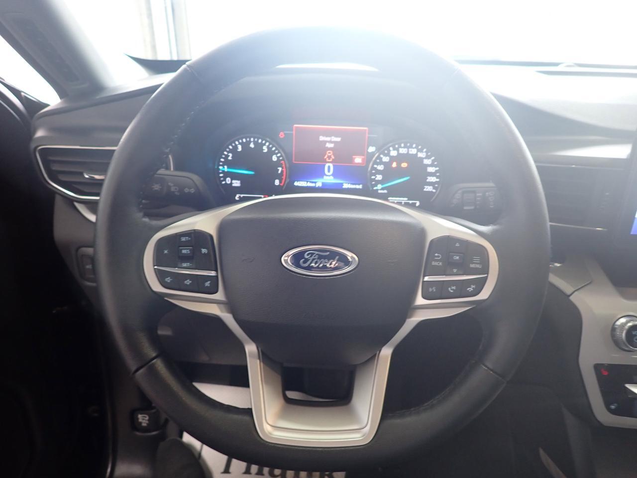 2024 Ford Explorer XLT 4WD LEATHER SUNROOF BUCKET SEATS Listowel ON