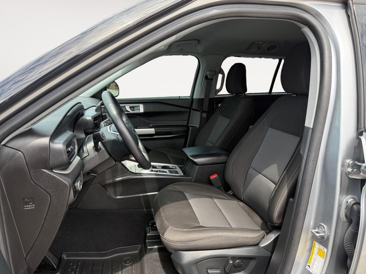 2024 Ford Explorer XLT, AUTO START/STOP, BLIND SPOT ALERT, LANE KEEP ASSIST, 3RD ROW SEATING, CAPTAINS CHAIRS, POWER LIFT GATE, BACKUP CAMERA, APPLE CARPLAY/ANDROID AUTO, ONLY 1 OWNER, LOW MILEAGE, CLEAN CARFAX, VIRGINIA OWNED, EXPLORE THE ROAD TODAY! Norfolk VA