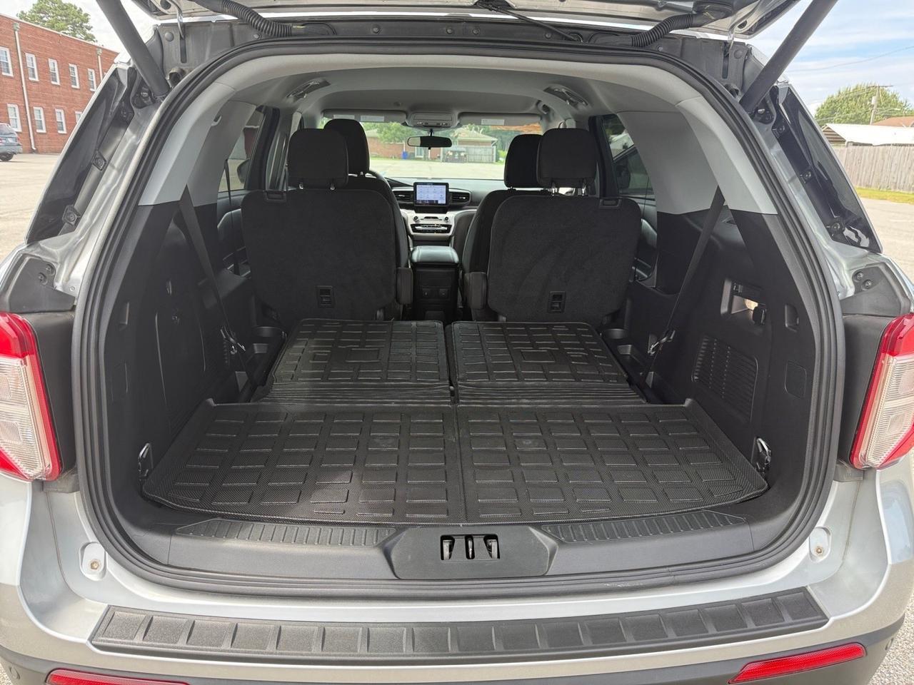 2024 Ford Explorer XLT, AUTO START/STOP, BLIND SPOT ALERT, LANE KEEP ASSIST, 3RD ROW SEATING, CAPTAINS CHAIRS, POWER LIFT GATE, BACKUP CAMERA, APPLE CARPLAY/ANDROID AUTO, ONLY 1 OWNER, LOW MILEAGE, CLEAN CARFAX, VIRGINIA OWNED, EXPLORE THE ROAD TODAY! Norfolk VA