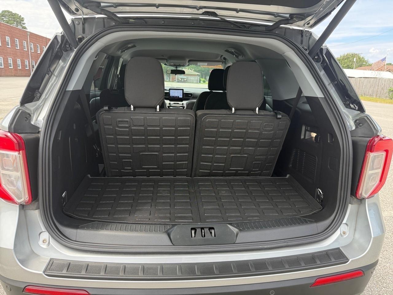2024 Ford Explorer XLT, AUTO START/STOP, BLIND SPOT ALERT, LANE KEEP ASSIST, 3RD ROW SEATING, CAPTAINS CHAIRS, POWER LIFT GATE, BACKUP CAMERA, APPLE CARPLAY/ANDROID AUTO, ONLY 1 OWNER, LOW MILEAGE, CLEAN CARFAX, VIRGINIA OWNED, EXPLORE THE ROAD TODAY! Norfolk VA