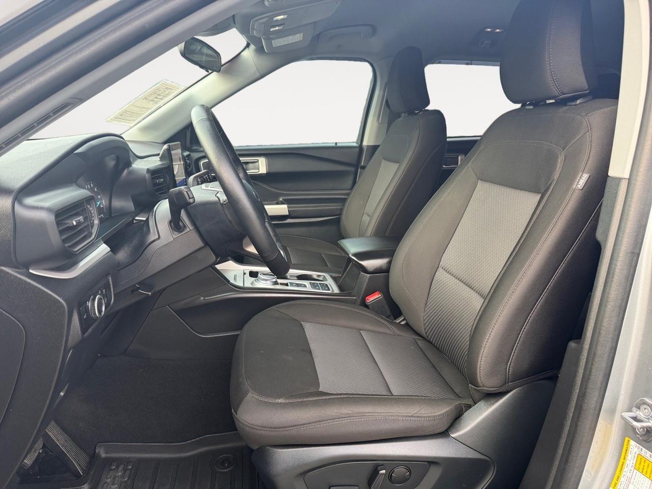 2024 Ford Explorer XLT, POWER LIFTGATE, APPLE CARPLAY/ANDROID AUTO, CAPTAINS CHAIRS, 3RD ROW, BACKUP CAMERA, BLIND SPOT ALERT, AUTO START/STOP, LANE KEEP ASSIST, ONLY 1 OWNER, LOW MILES, CLEAN CARFAX, VIRGINIA OWNED, EXPLORE THE ROAD TODAY!