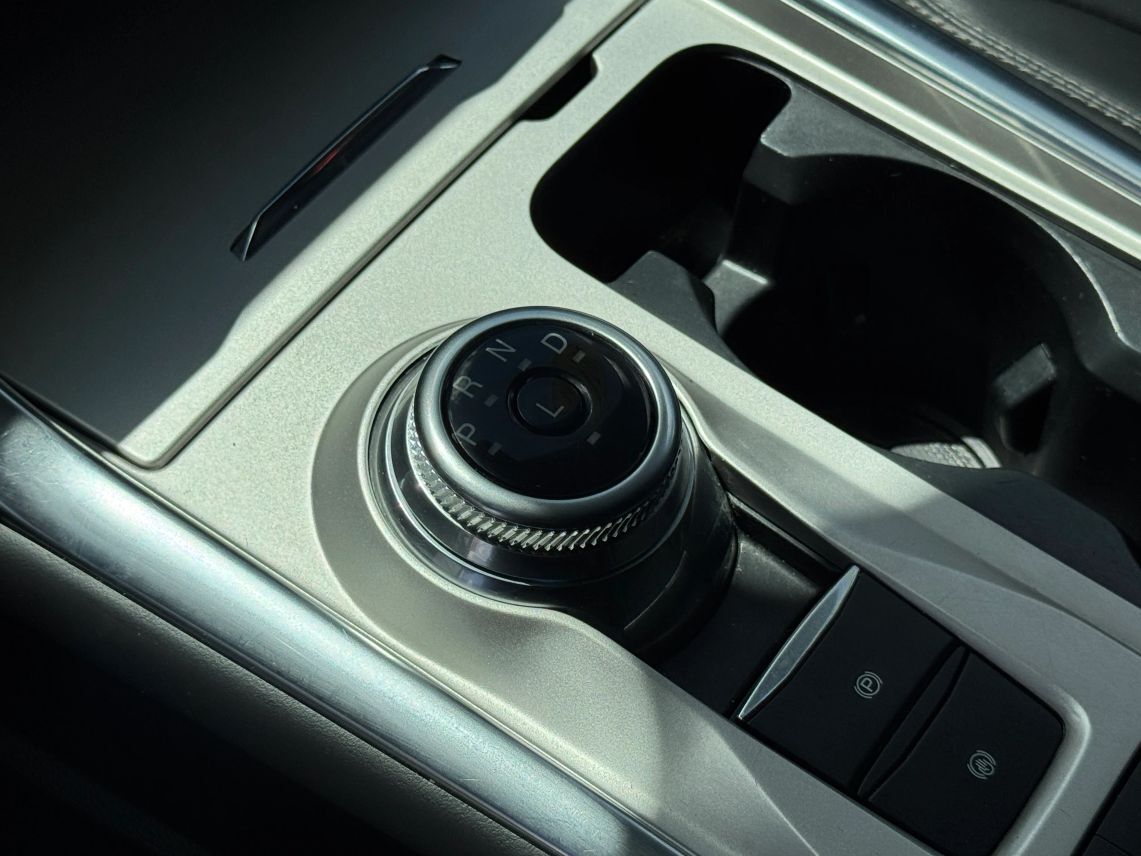 2024 Ford Explorer XLT Sport Utility 4D