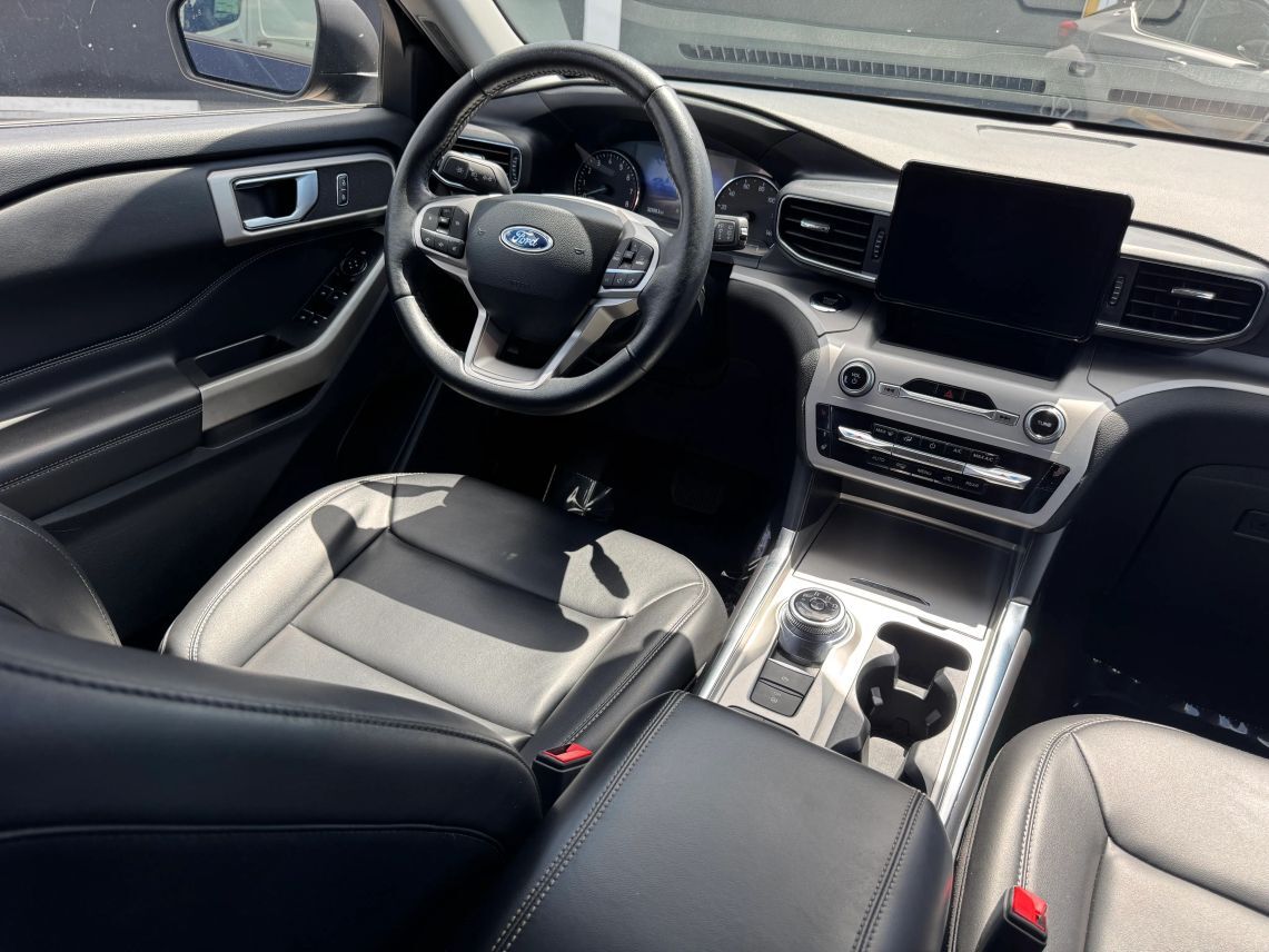 2024 Ford Explorer XLT Sport Utility 4D