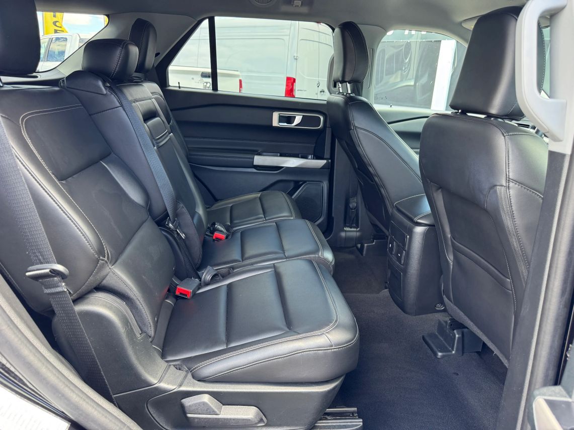 2024 Ford Explorer XLT Sport Utility 4D