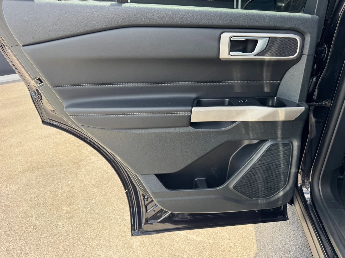2024 Ford Explorer XLT Sport Utility 4D
