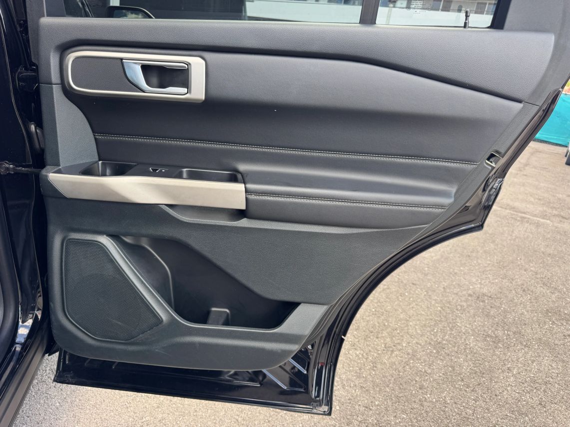 2024 Ford Explorer XLT Sport Utility 4D