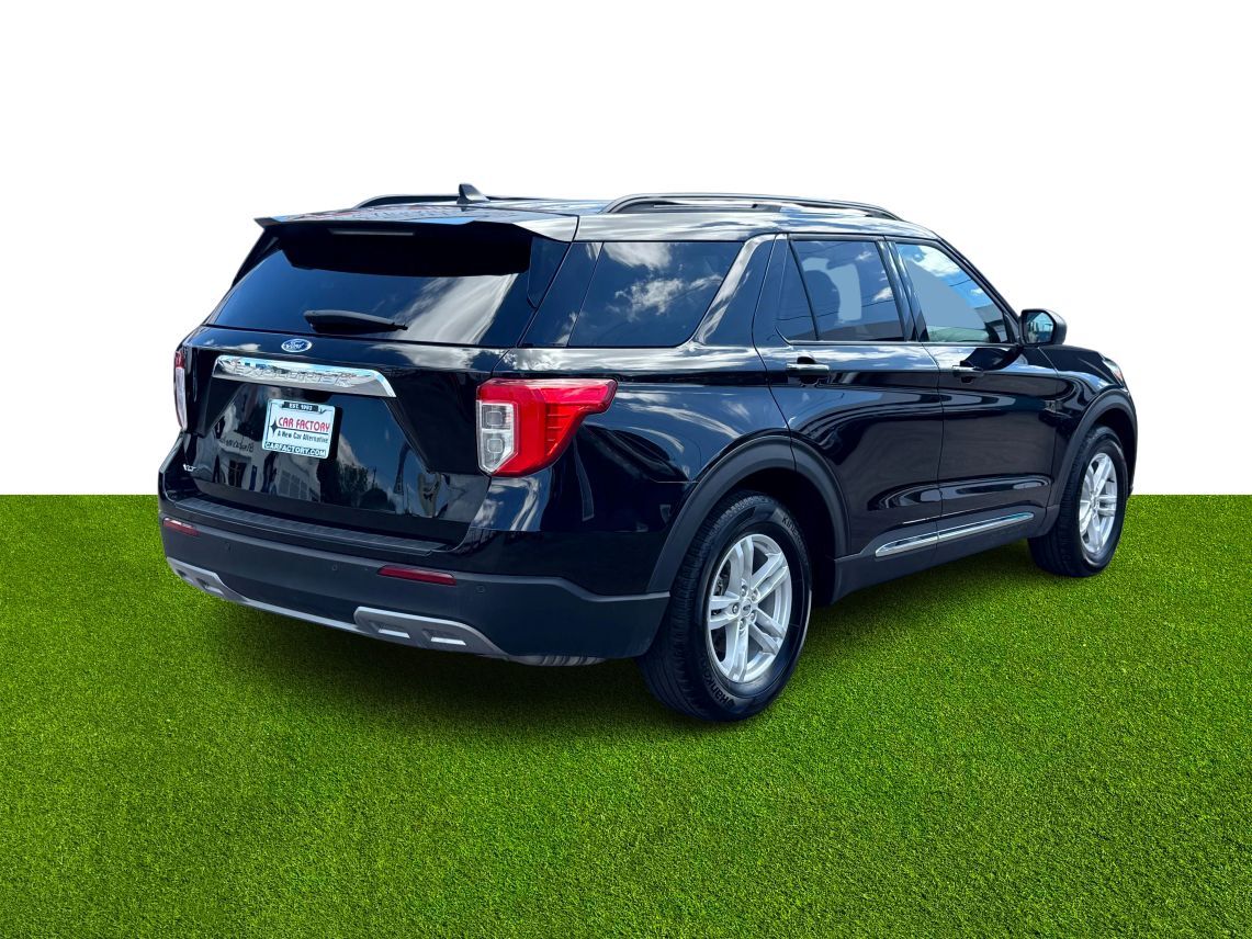 2024 Ford Explorer XLT Sport Utility 4D