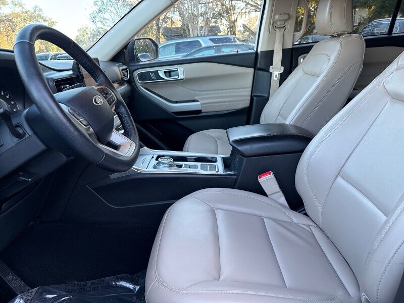 2024 Ford Explorer XLT w/THREE-ROW LEATHER Seffner FL