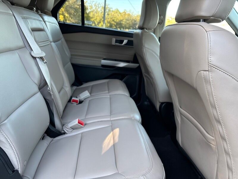 2024 Ford Explorer XLT w/THREE-ROW LEATHER Seffner FL