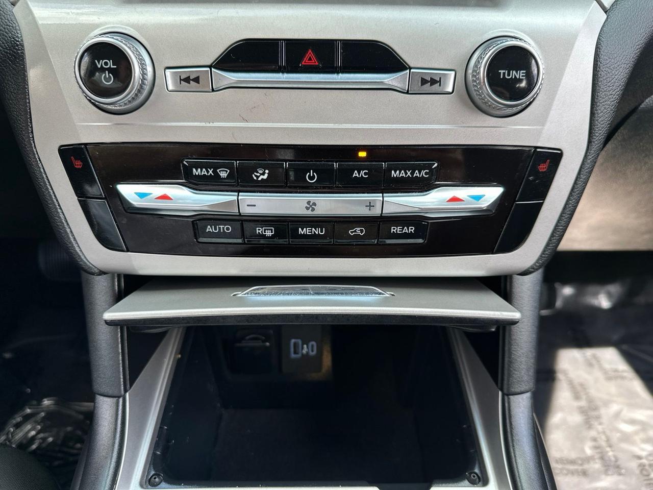 2024 Ford Explorer XLT Chantilly VA