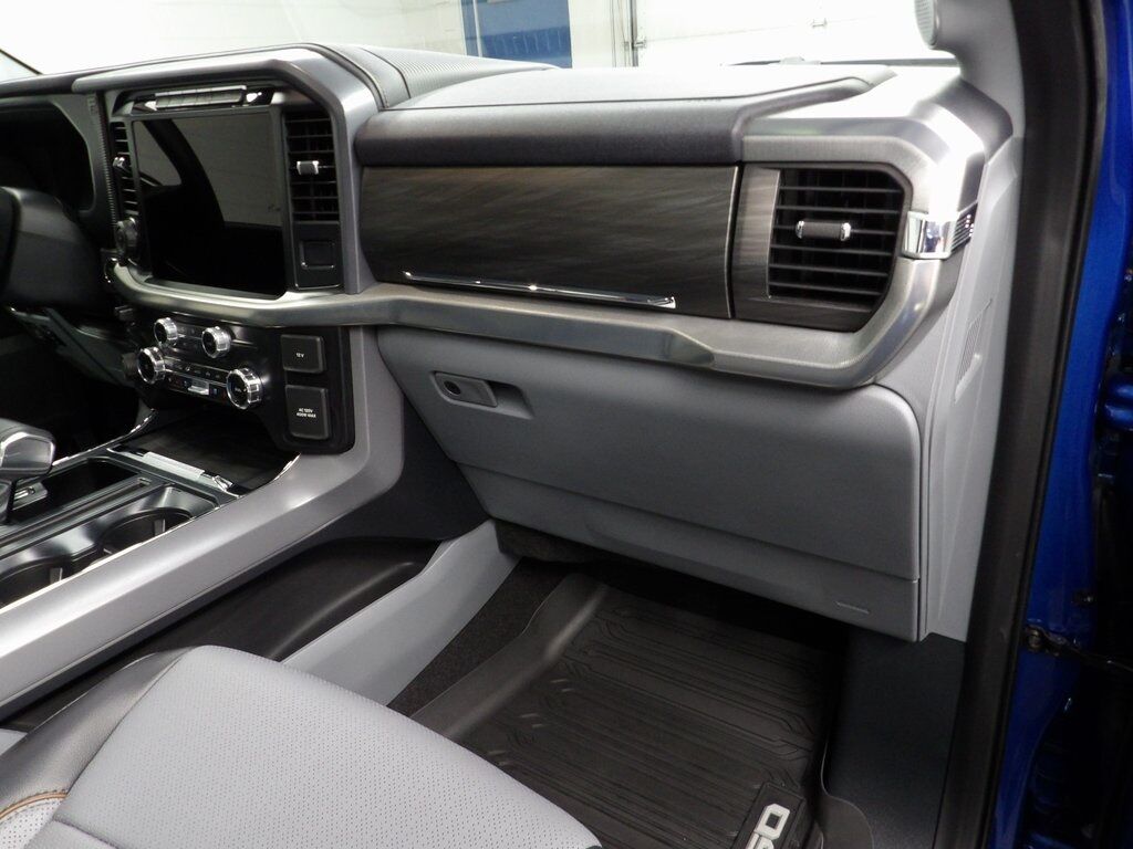 2024 Ford F-150 4x4 SuperCrew Lariat Fond du Lac WI