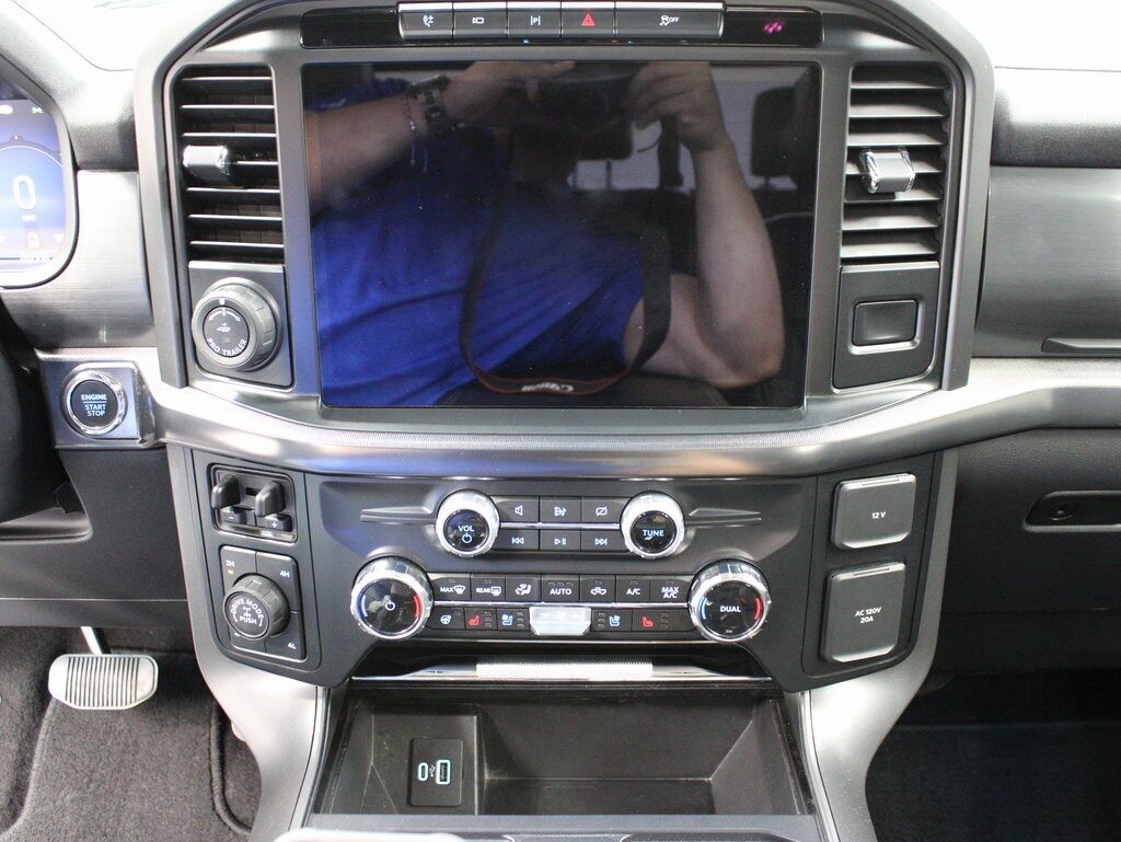 2024 Ford F-150 4x4 SuperCrew Lariat Fond du Lac WI
