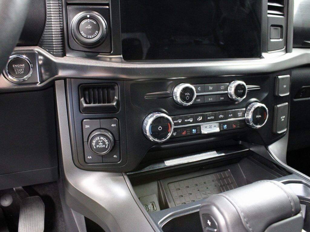 2024 Ford F-150 4x4 SuperCrew Lariat Fond du Lac WI
