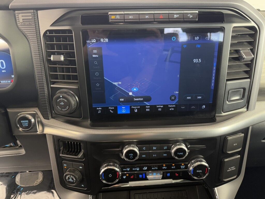 2024 Ford F-150 LARIAT 4WD SuperCrew FX4 w/Twin Panel Moonroof Maumee OH