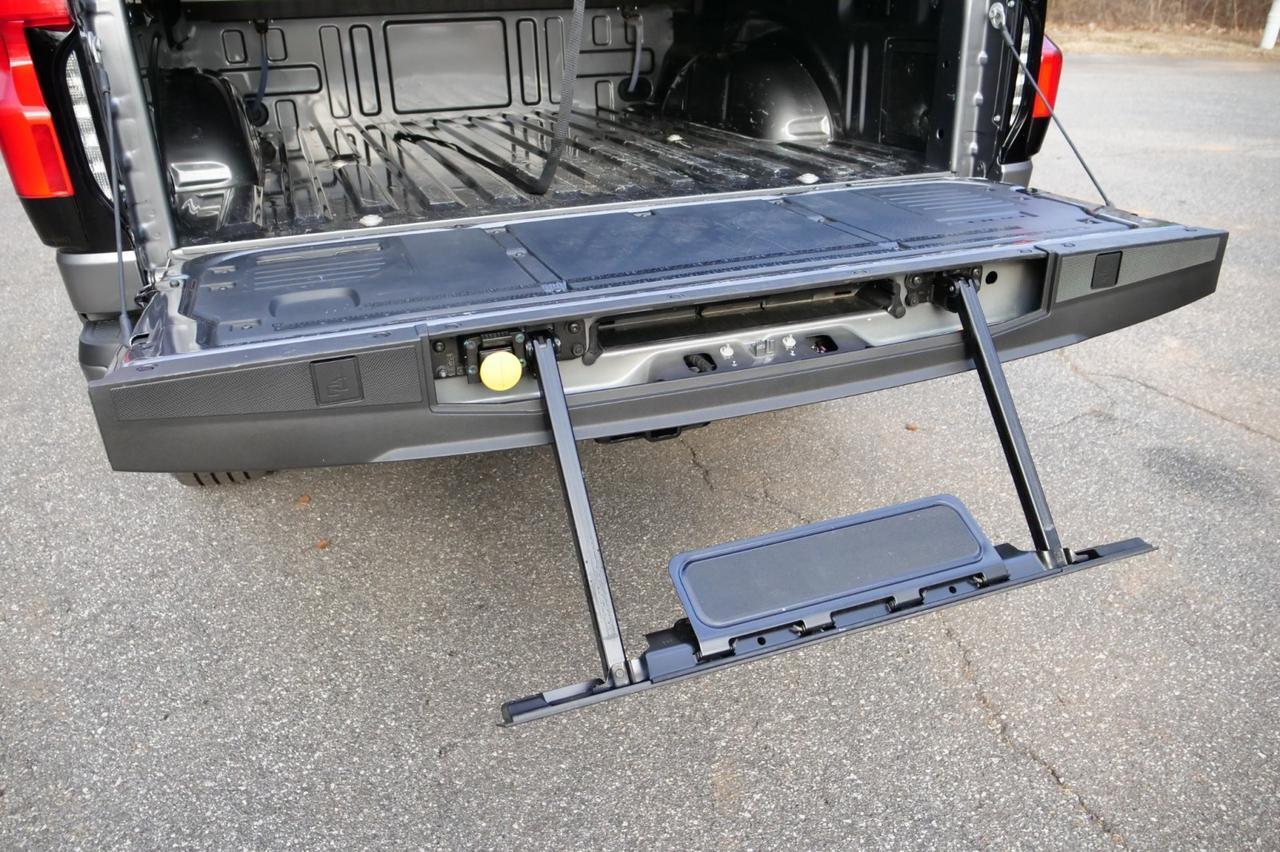 2024 Ford F-150 Lightning LARIAT / AWD / Vented Seats / Pro Power Onboard! Lincolnton NC