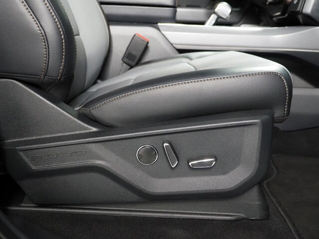 2024 Ford F-150 Lightning Lariat 4WD *NAVIGATION, ADAPTIVE CRUISE, SAFETY ALERTS, 360 CAMERAS, 15.5 INCH COLOR TOUCHSCREEN, TWIN PANEL MOONROOF, CLIMATE SEATS, HTD STEERING, BANG & OLUFSEN, WIRELESS CHARGING, ANDROID & APPLE Round Rock TX