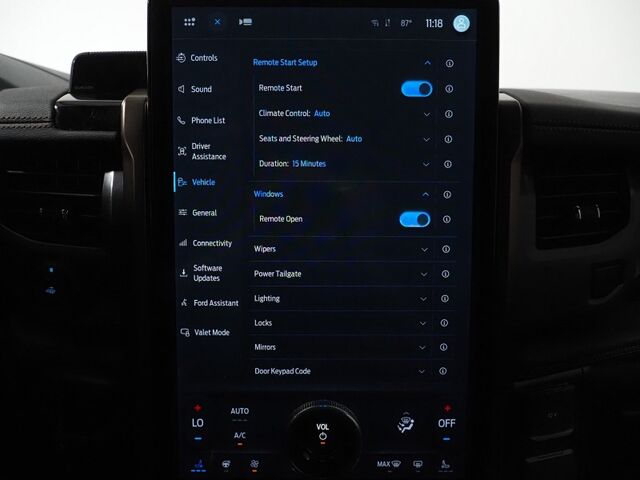 2024 Ford F-150 Lightning Lariat 4WD *NAVIGATION, ADAPTIVE CRUISE, SAFETY ALERTS, 360 CAMERAS, 15.5 INCH COLOR TOUCHSCREEN, TWIN PANEL MOONROOF, CLIMATE SEATS, HTD STEERING, BANG & OLUFSEN, WIRELESS CHARGING, ANDROID & APPLE Round Rock TX