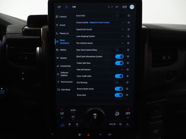 2024 Ford F-150 Lightning Lariat 4WD *NAVIGATION, ADAPTIVE CRUISE, SAFETY ALERTS, 360 CAMERAS, 15.5 INCH COLOR TOUCHSCREEN, TWIN PANEL MOONROOF, CLIMATE SEATS, HTD STEERING, BANG & OLUFSEN, WIRELESS CHARGING, ANDROID & APPLE Round Rock TX