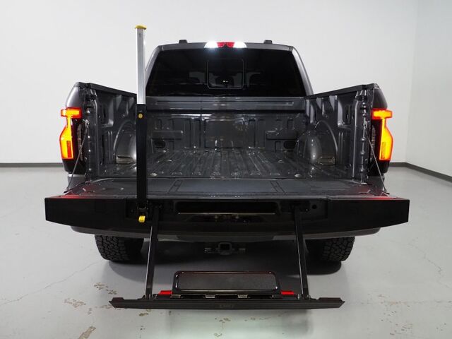 2024 Ford F-150 Lightning Lariat 4WD *NAVIGATION, ADAPTIVE CRUISE, SAFETY ALERTS, 360 CAMERAS, 15.5 INCH COLOR TOUCHSCREEN, TWIN PANEL MOONROOF, CLIMATE SEATS, HTD STEERING, BANG & OLUFSEN, WIRELESS CHARGING, ANDROID & APPLE Round Rock TX