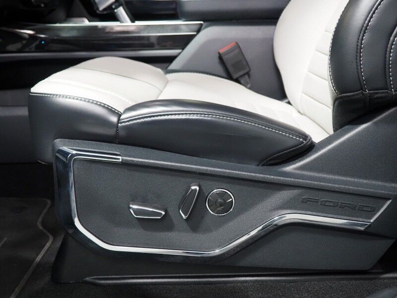 2024 Ford F-150 Lightning Platinum 4WD *NAVIGATION, ADAPTIVE CRUISE, SAFETY ALERTS, 360 VIEW CAMERAS, TWIN-PANEL MOONROOF, NIRVANA LEATHER, CLIMATE MASSAGE SEATS, HTD STEERING, BANG & OLUFSEN, WIRELESS CHARGING, ANDROID & APPLE Round Rock TX