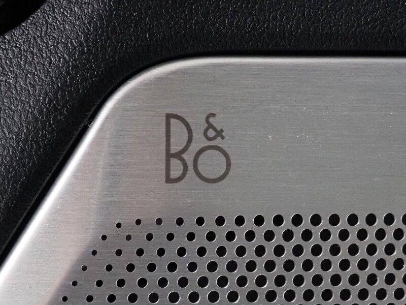 2024 Ford F-150 Lightning Platinum 4WD *NAVIGATION, ADAPTIVE CRUISE, SAFETY ALERTS, 360 VIEW CAMERAS, TWIN-PANEL MOONROOF, NIRVANA LEATHER, CLIMATE MASSAGE SEATS, HTD STEERING, BANG & OLUFSEN, WIRELESS CHARGING, ANDROID & APPLE Round Rock TX