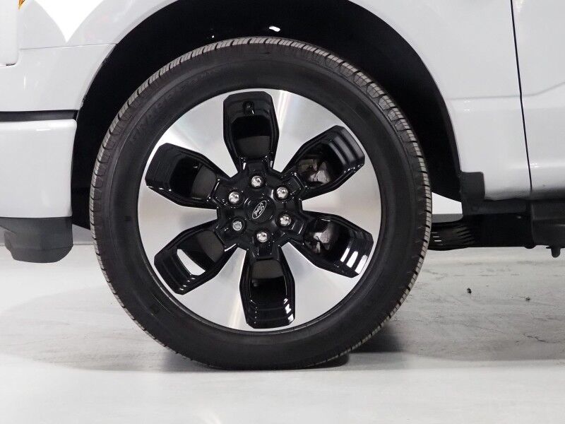 2024 Ford F-150 Lightning Platinum 4WD *NAVIGATION, ADAPTIVE CRUISE, SAFETY ALERTS, 360 VIEW CAMERAS, TWIN-PANEL MOONROOF, NIRVANA LEATHER, CLIMATE MASSAGE SEATS, HTD STEERING, BANG & OLUFSEN, WIRELESS CHARGING, ANDROID & APPLE Round Rock TX