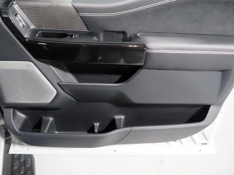 2024 Ford F-150 Lightning Platinum 4WD *NAVIGATION, ADAPTIVE CRUISE, SAFETY ALERTS, 360 VIEW CAMERAS, TWIN-PANEL MOONROOF, NIRVANA LEATHER, CLIMATE MASSAGE SEATS, HTD STEERING, BANG & OLUFSEN, WIRELESS CHARGING, ANDROID & APPLE Round Rock TX