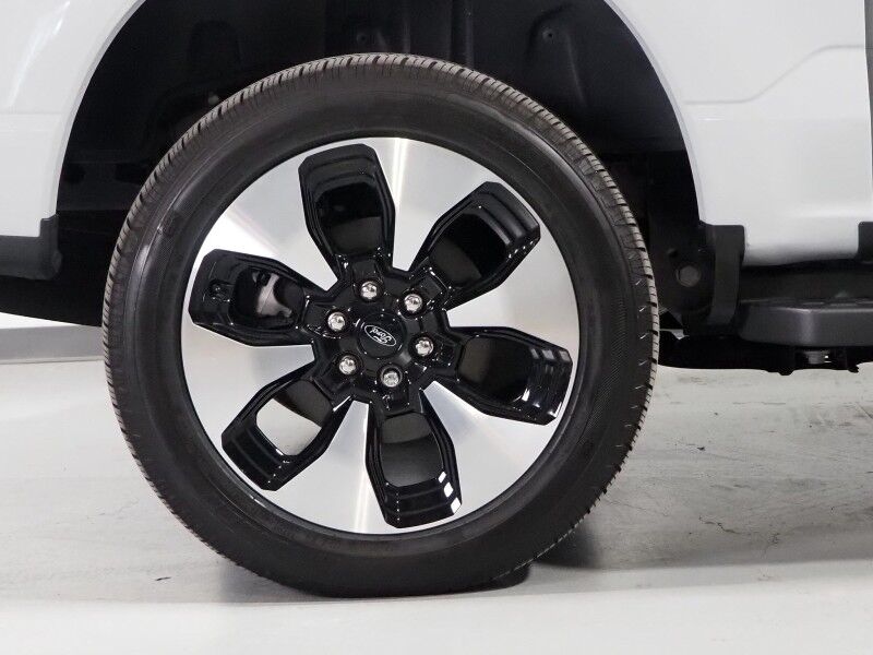 2024 Ford F-150 Lightning Platinum 4WD *NAVIGATION, ADAPTIVE CRUISE, SAFETY ALERTS, 360 VIEW CAMERAS, TWIN-PANEL MOONROOF, NIRVANA LEATHER, CLIMATE MASSAGE SEATS, HTD STEERING, BANG & OLUFSEN, WIRELESS CHARGING, ANDROID & APPLE Round Rock TX