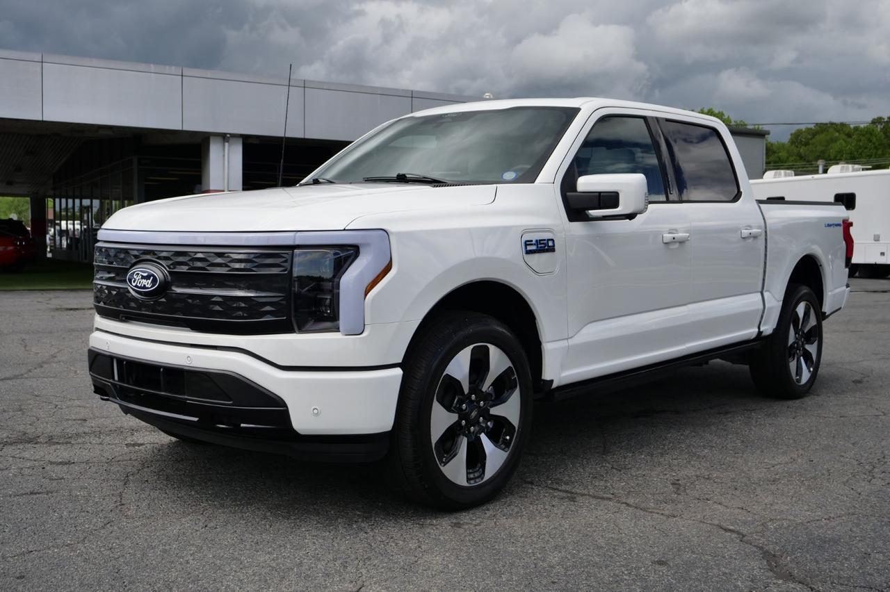 2024 Ford F-150 Lightning Platinum 4X4 / Pro Power Onboard / Extended Battery! Lincolnton NC