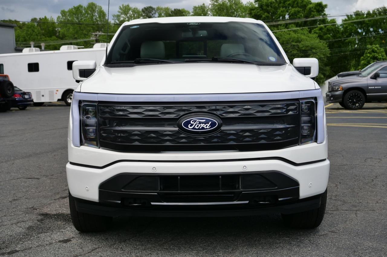 2024 Ford F-150 Lightning Platinum 4X4 / Pro Power Onboard / Extended Battery! Lincolnton NC