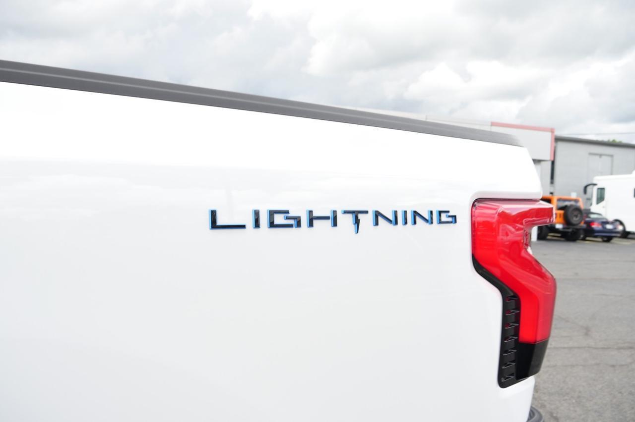 2024 Ford F-150 Lightning Platinum 4X4 / Pro Power Onboard / Extended Battery! Lincolnton NC