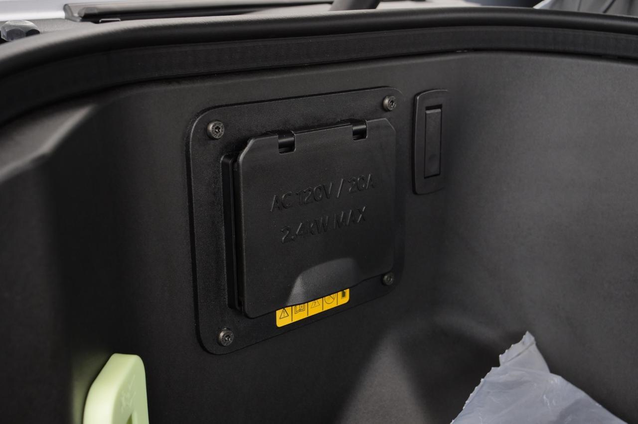 2024 Ford F-150 Lightning Platinum 4X4 / Pro Power Onboard / Extended Battery! Lincolnton NC