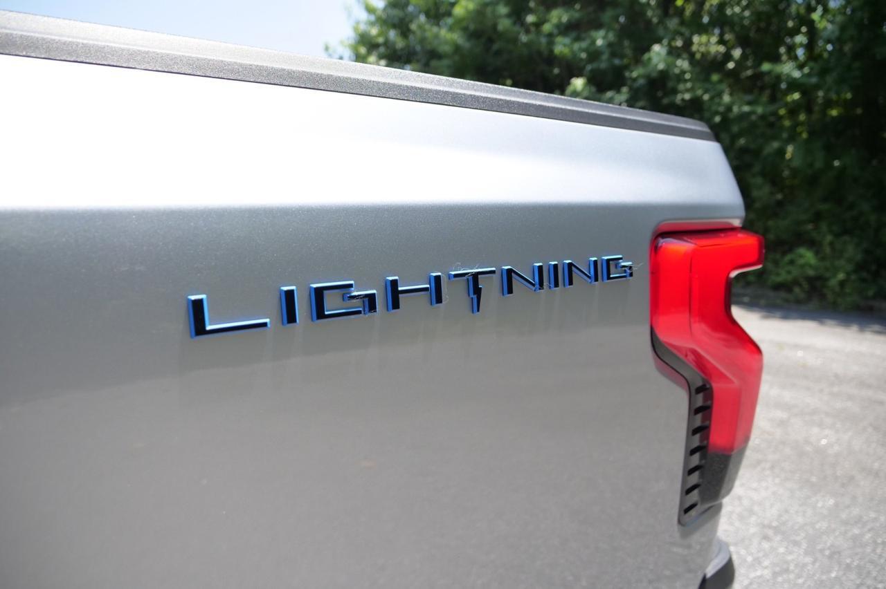 2024 Ford F-150 Lightning Platinum 4x4 / PANO Sunroof / Cooled Seats! Lincolnton NC