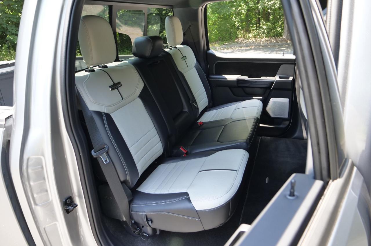2024 Ford F-150 Lightning Platinum 4x4 / PANO Sunroof / Cooled Seats! Lincolnton NC