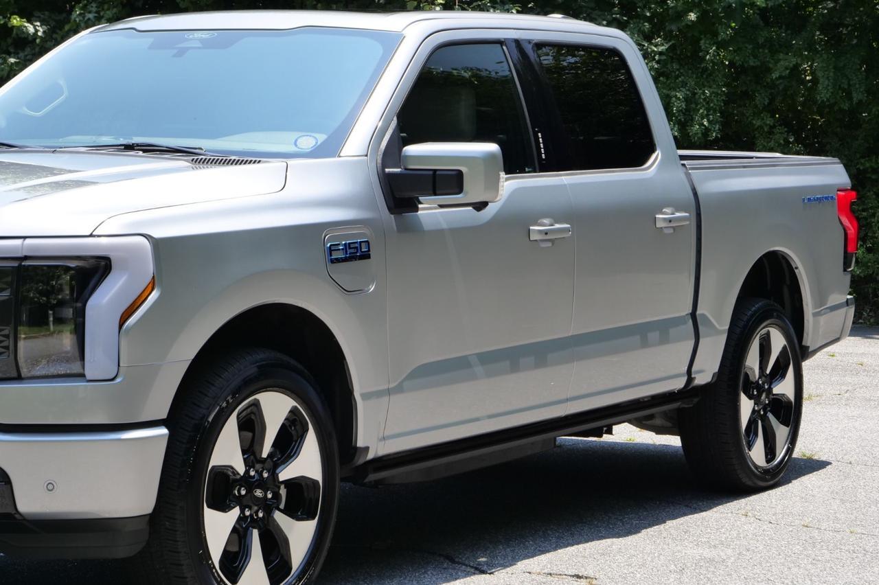 2024 Ford F-150 Lightning Platinum 4x4 / PANO Sunroof / Cooled Seats! Lincolnton NC