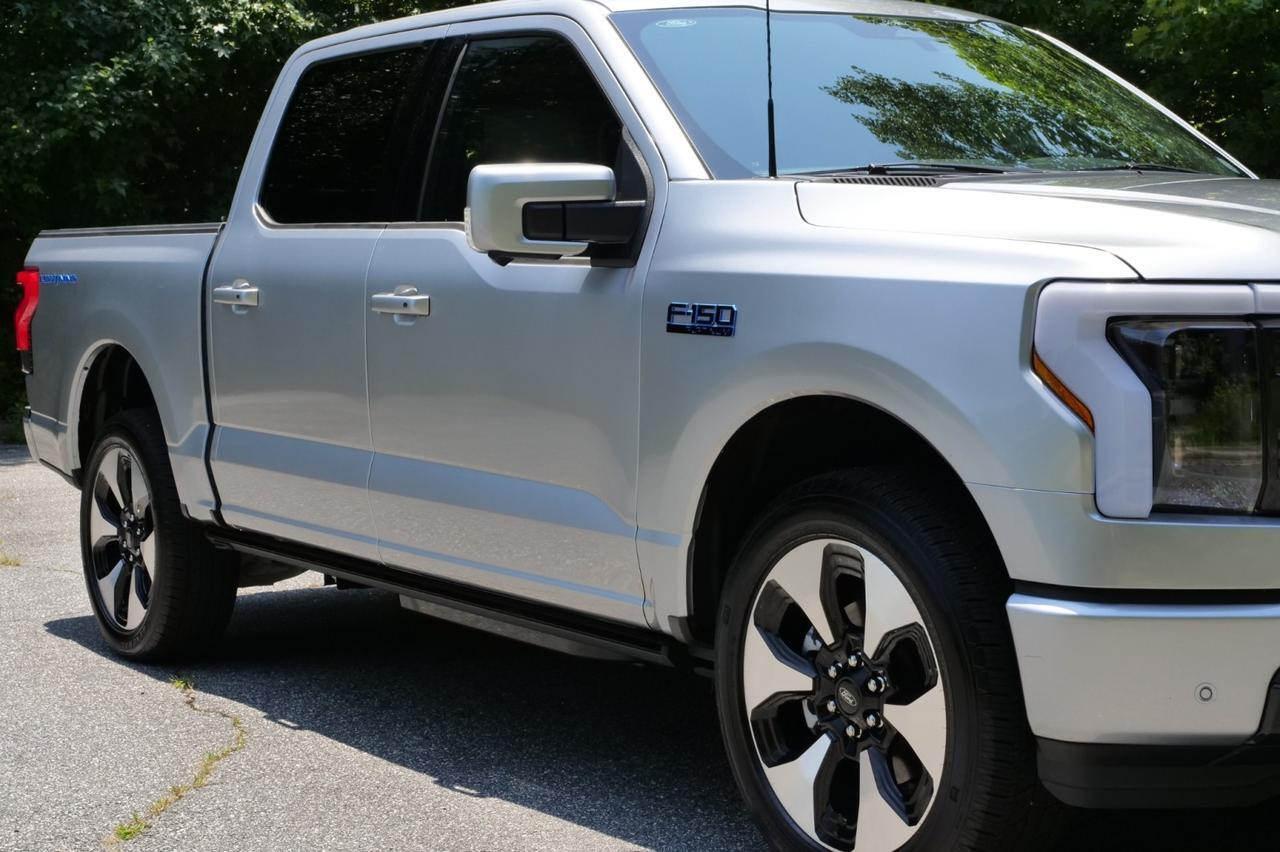 2024 Ford F-150 Lightning Platinum 4x4 / PANO Sunroof / Cooled Seats! Lincolnton NC